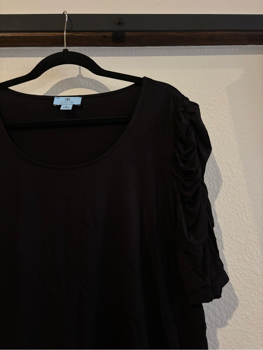 CeCe Black Ruched Short Sleeve Scoop Neck Top XL - Picture 3 of 5